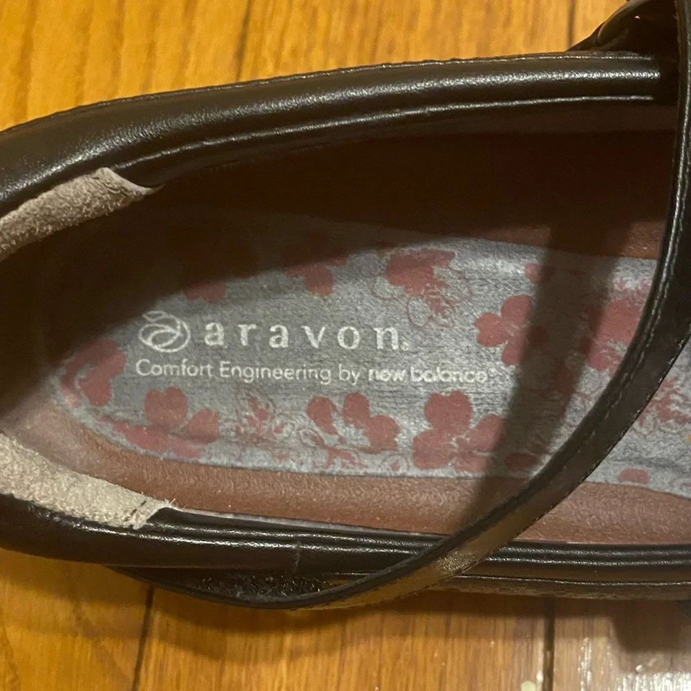 Women's Black Leather Strappy Mary Janes Flats Aravon New Balance‎ Size 11.5